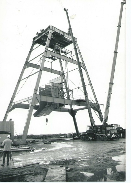 Förderturm 38m hoch der RAG in Nordick - Kopie.jpg